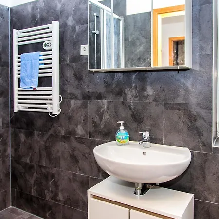 Apartement Fuer 6 Personen In Magdeburg, L Exterior foto