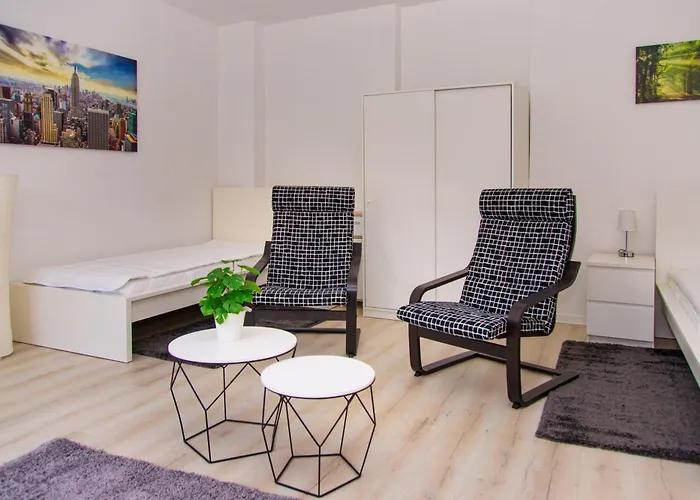 Apartement Fuer 6 Personen In Magdeburg, L