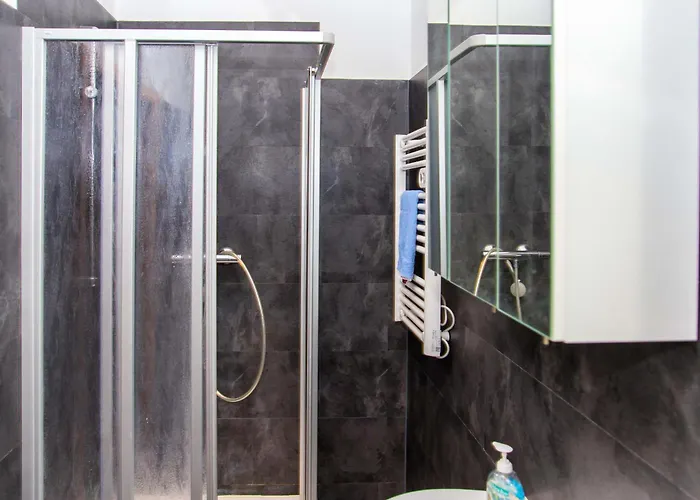 Apartement Fuer 6 Personen In Magdeburg, L