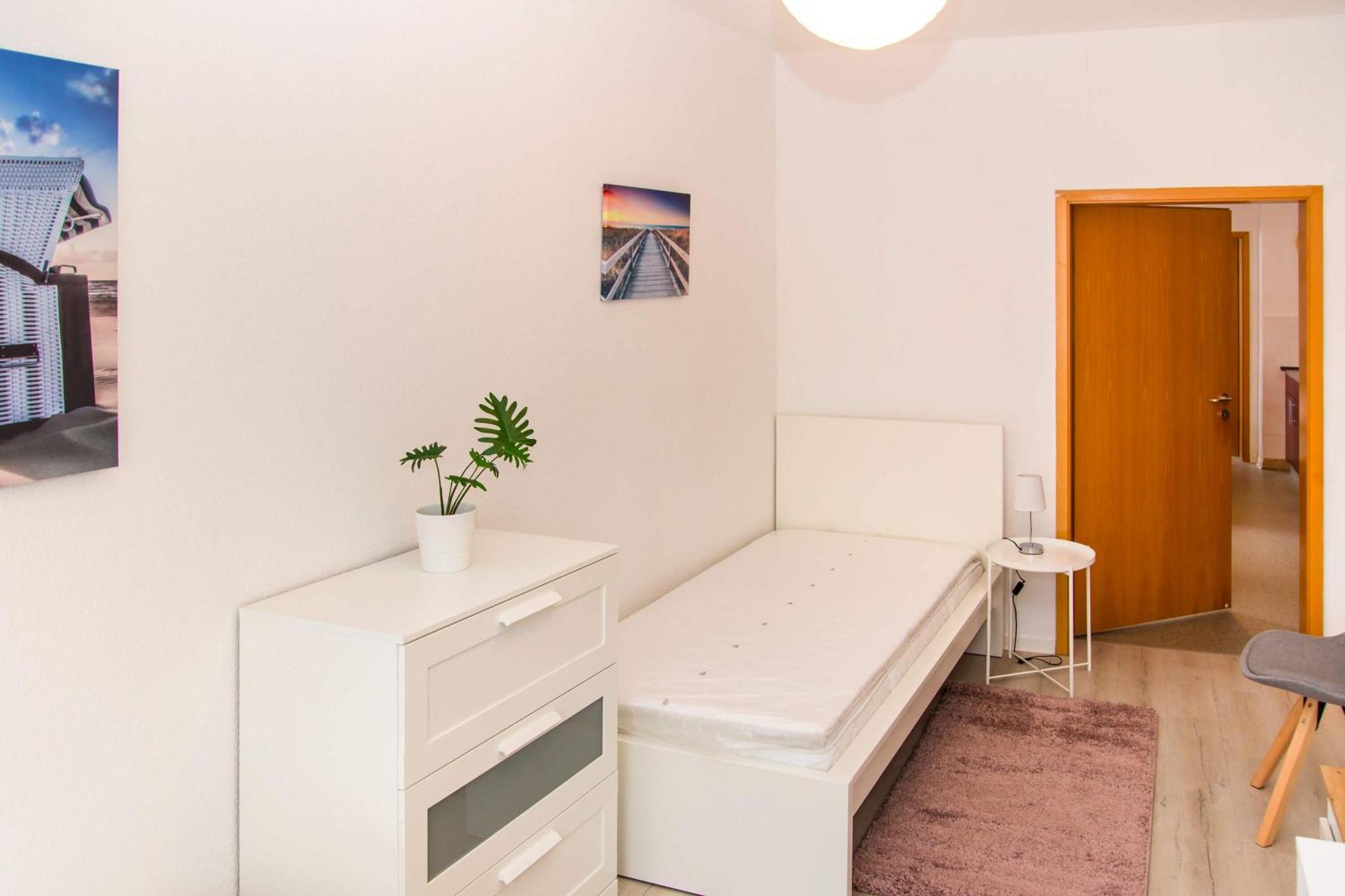 Apartment Fuer 6 Personen In Magdeburg, L Magdeburg