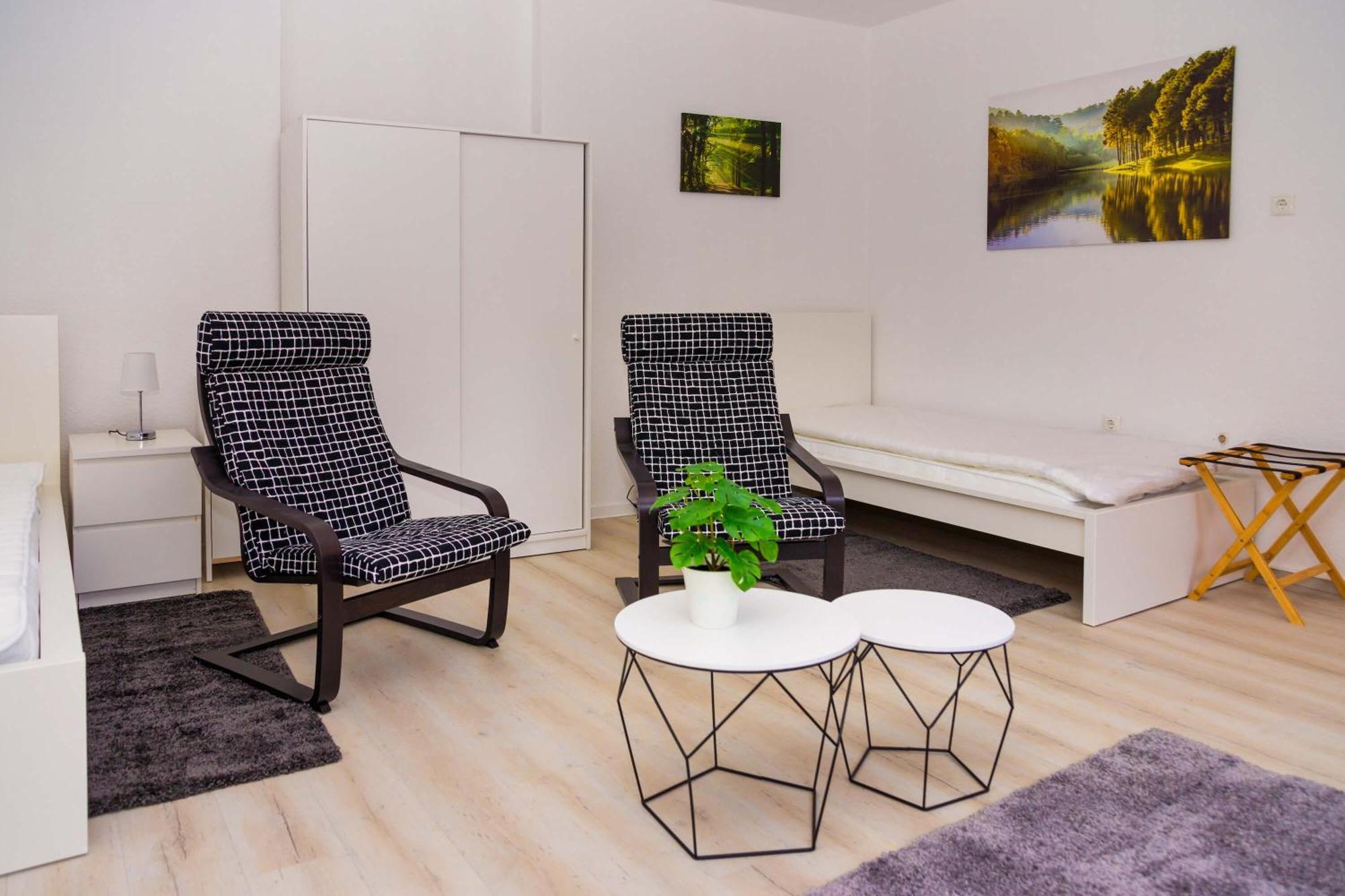 Apartment Fuer 6 Personen In Magdeburg, L
